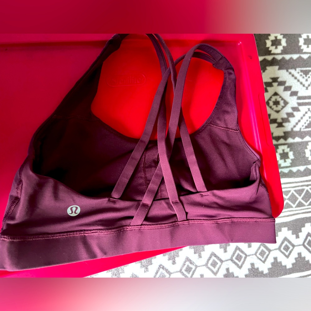 ☄️☄️Red/Burgandy lululemon sports bra ☄️☄️